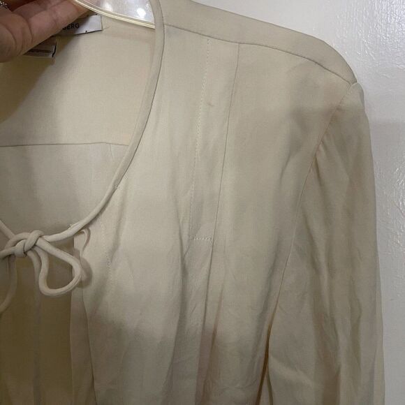 Diane von furstenberg silk ivory beige drape front long sleeve blouse size us 4 - Picture 5 of 6